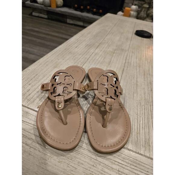 Tory Burch Miller Thong Sandals Women's Size 5.5 Beige w Flaw - Picture 1 of 7